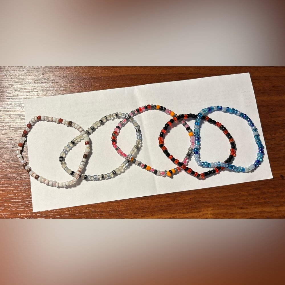 5elastic bracelets